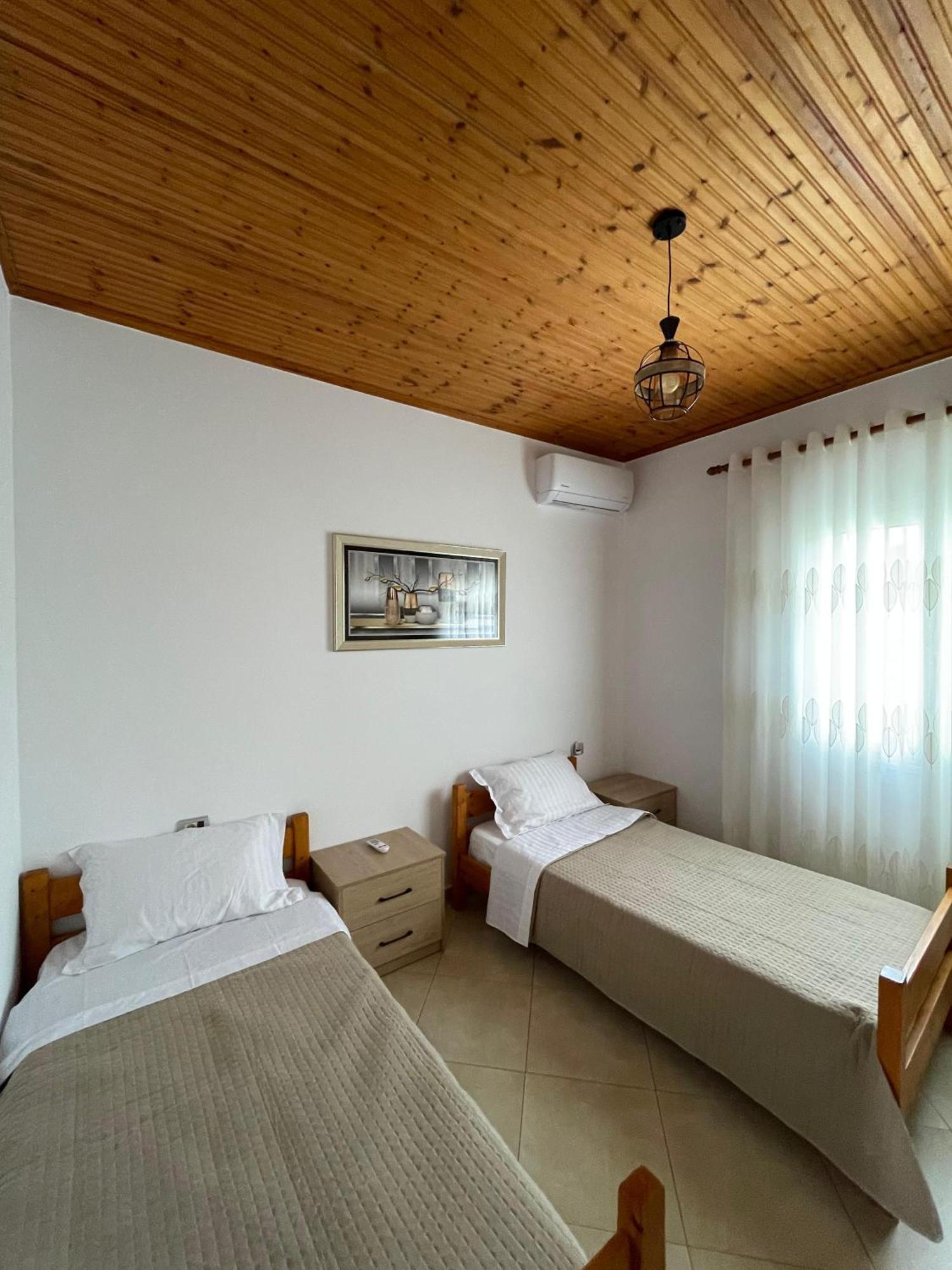 Rent Rooms Sakolli بيرات المظهر الخارجي الصورة