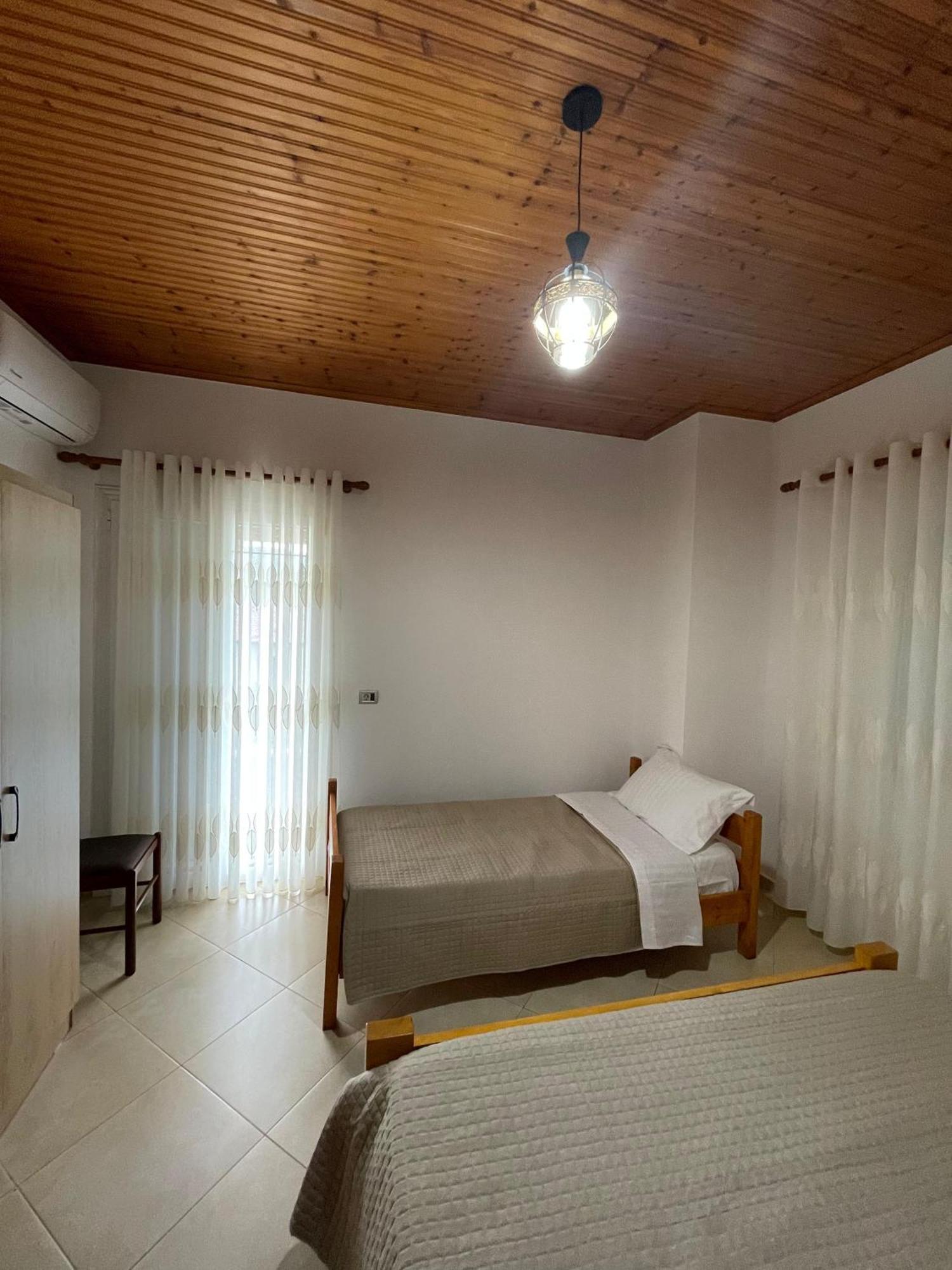 Rent Rooms Sakolli بيرات المظهر الخارجي الصورة